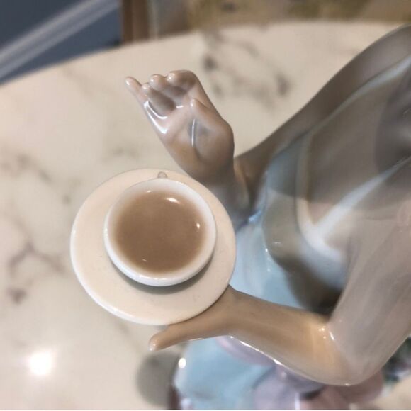 Lladro Tea Time retired - Picture 5 of 7
